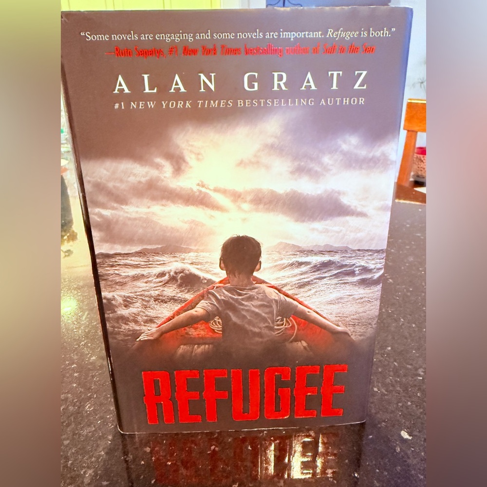 3/$15 Book Bundle Refugee by Alan Gratz Hardcover